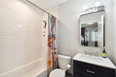 Touwnhouse à louer à Tampa, Floride: 2 chambres, 88.81 m2 № 2429377 - photo 14