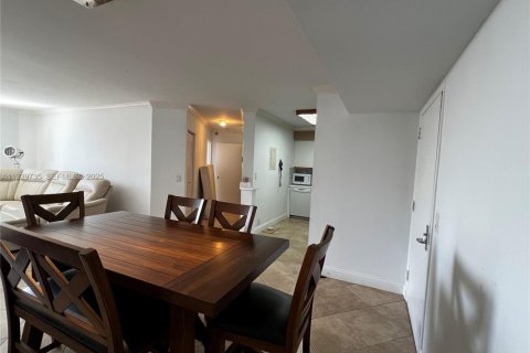 Copropriété à vendre à Aventura, Floride: 2 chambres, 109.72 m2 № 1989670 - photo 6