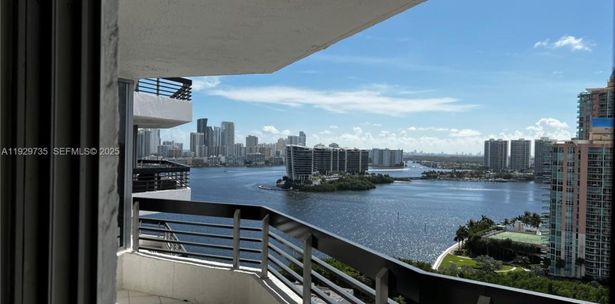 Condo à Aventura, Floride, 2 chambres № 1989670