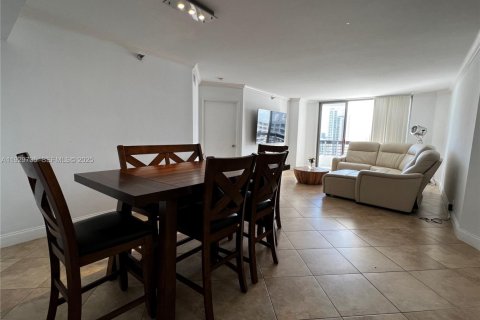 Copropriété à vendre à Aventura, Floride: 2 chambres, 109.72 m2 № 1989670 - photo 4