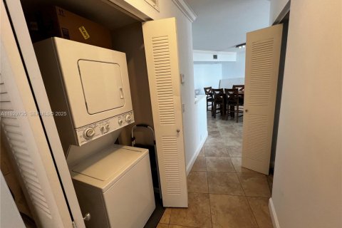 Copropriété à vendre à Aventura, Floride: 2 chambres, 109.72 m2 № 1989670 - photo 17