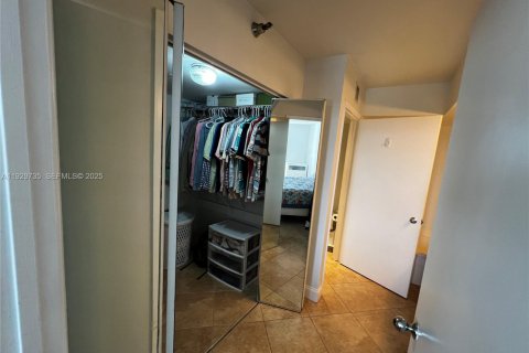 Copropriété à vendre à Aventura, Floride: 2 chambres, 109.72 m2 № 1989670 - photo 13