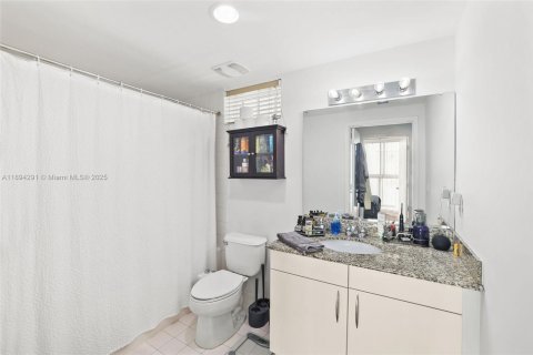 Condominio en venta en Miami, Florida, 1 dormitorio, 71.53 m2 № 1946093 - foto 11