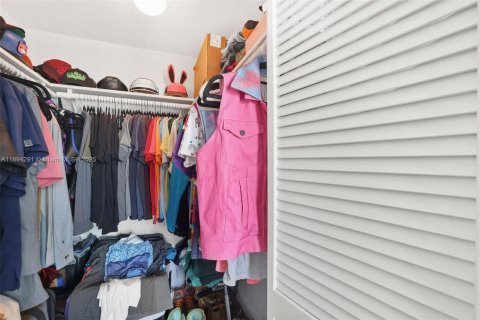 Condominio en venta en Miami, Florida, 1 dormitorio, 71.53 m2 № 1946093 - foto 10