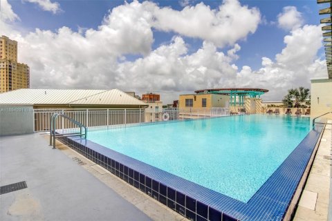 Condominio en venta en Miami, Florida, 1 dormitorio, 71.53 m2 № 1946093 - foto 15