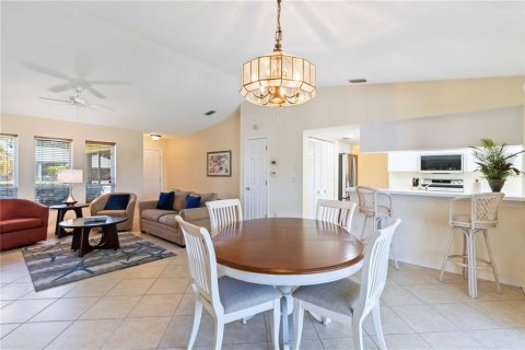 Villa ou maison à louer à Rotonda, Floride: 2 chambres, 158.12 m2 № 1914084 - photo 8