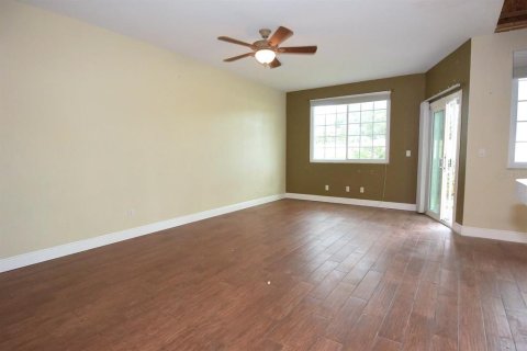 Townhouse in Palm Harbor, Florida 3 bedrooms, 152.73 sq.m. № 1901630 - photo 6