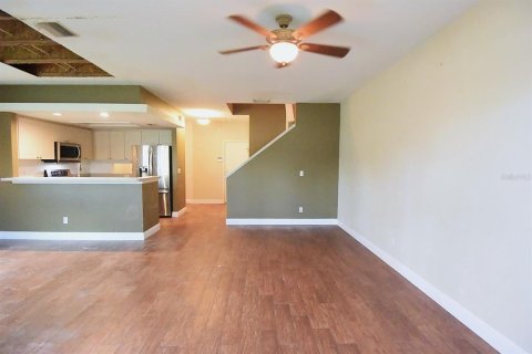 Townhouse in Palm Harbor, Florida 3 bedrooms, 152.73 sq.m. № 1901630 - photo 7