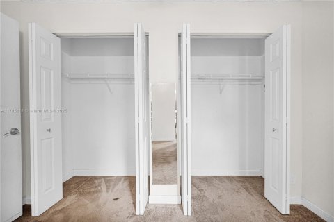 Condo in Tamarac, Florida, 2 bedrooms  № 2022760 - photo 20