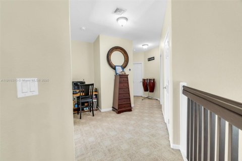 Villa ou maison à vendre à Pembroke Pines, Floride: 5 chambres, 321.53 m2 № 1966462 - photo 25