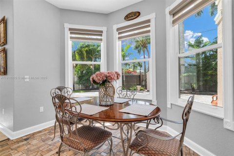 Villa ou maison à vendre à Pembroke Pines, Floride: 5 chambres, 321.53 m2 № 1966462 - photo 17