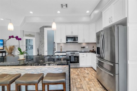 Villa ou maison à vendre à Pembroke Pines, Floride: 5 chambres, 321.53 m2 № 1966462 - photo 13