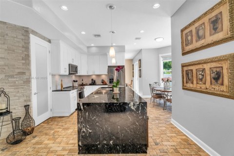 Villa ou maison à vendre à Pembroke Pines, Floride: 5 chambres, 321.53 m2 № 1966462 - photo 14