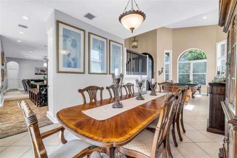 Villa ou maison à vendre à Pembroke Pines, Floride: 5 chambres, 321.53 m2 № 1966462 - photo 22