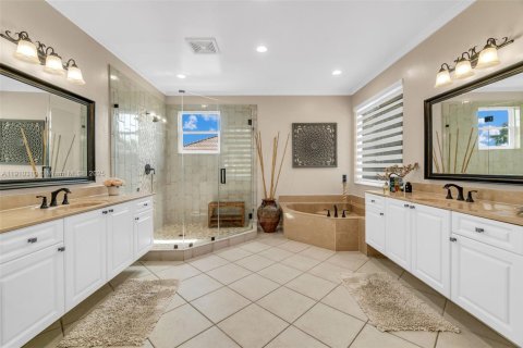 Villa ou maison à vendre à Pembroke Pines, Floride: 5 chambres, 321.53 m2 № 1966462 - photo 29