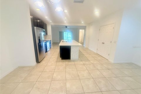 Touwnhouse à louer à Davenport, Floride: 3 chambres, 149.2 m2 № 2416229 - photo 11