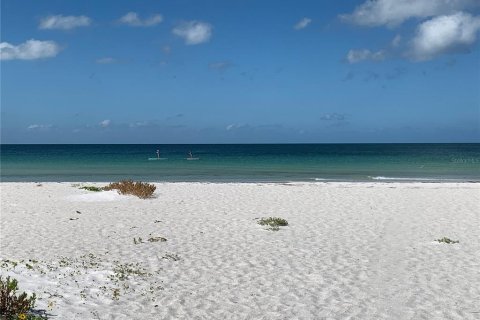 Condo in South Pasadena, Florida, 1 bedroom № 2196550 - photo 16