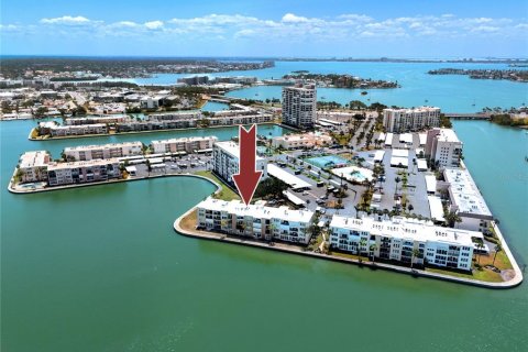 Condominio en South Pasadena, Florida, 1 dormitorio № 2196550