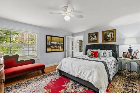 House in Tampa, Florida 6 bedrooms, 313.45 sq.m. № 1785367 - photo 25