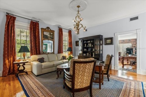 House in Tampa, Florida 6 bedrooms, 313.45 sq.m. № 1785367 - photo 6