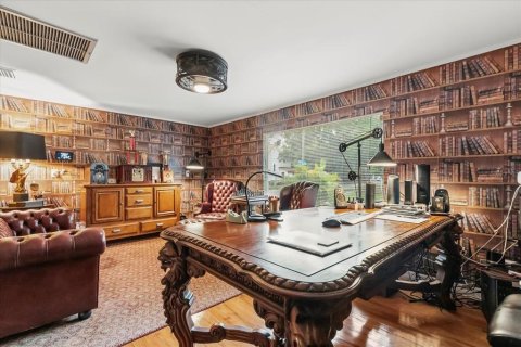 House in Tampa, Florida 6 bedrooms, 313.45 sq.m. № 1785367 - photo 9