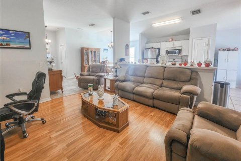 House in Palm Coast, Florida 4 bedrooms, 145.11 sq.m. № 1260390 - photo 5
