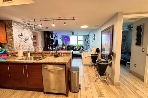 Condominio en venta en Sunrise, Florida, 2 dormitorios, 108.23 m2 № 1934749 - foto 2