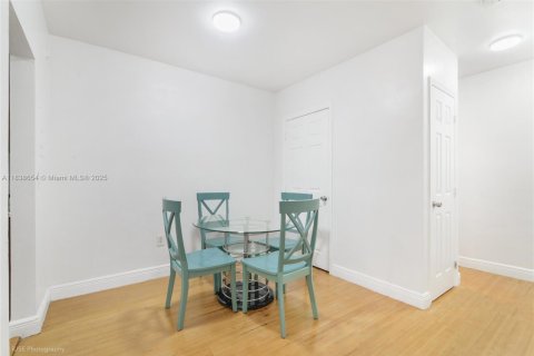 Condo in Miami Beach, Florida, 1 bedroom № 1961661 - photo 5