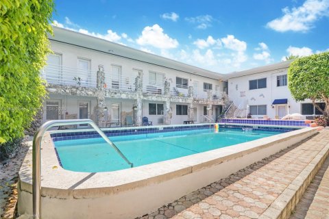 Condo in Miami Beach, Florida, 1 bedroom № 1961661 - photo 9