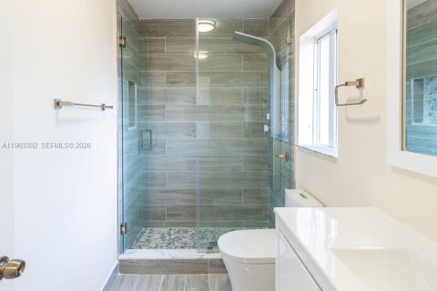 Villa ou maison à vendre à Miami, Floride: 3 chambres, 175.59 m2 № 2026293 - photo 13