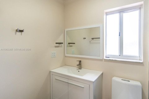 Villa ou maison à vendre à Miami, Floride: 3 chambres, 175.59 m2 № 2026293 - photo 21