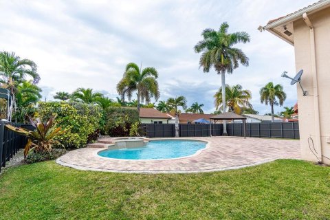 Villa ou maison à vendre à Miami, Floride: 3 chambres, 175.59 m2 № 2026293 - photo 28