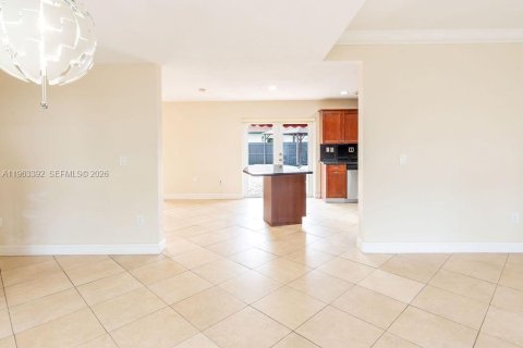 Villa ou maison à vendre à Miami, Floride: 3 chambres, 175.59 m2 № 2026293 - photo 4