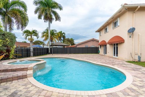 Villa ou maison à vendre à Miami, Floride: 3 chambres, 175.59 m2 № 2026293 - photo 27