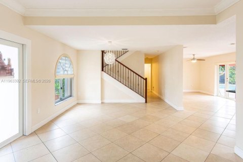 Villa ou maison à vendre à Miami, Floride: 3 chambres, 175.59 m2 № 2026293 - photo 3