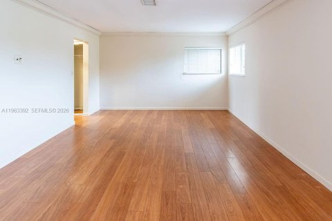 Villa ou maison à vendre à Miami, Floride: 3 chambres, 175.59 m2 № 2026293 - photo 19