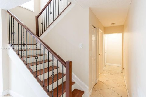 Villa ou maison à vendre à Miami, Floride: 3 chambres, 175.59 m2 № 2026293 - photo 5