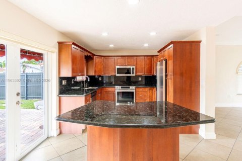 Villa ou maison à vendre à Miami, Floride: 3 chambres, 175.59 m2 № 2026293 - photo 7