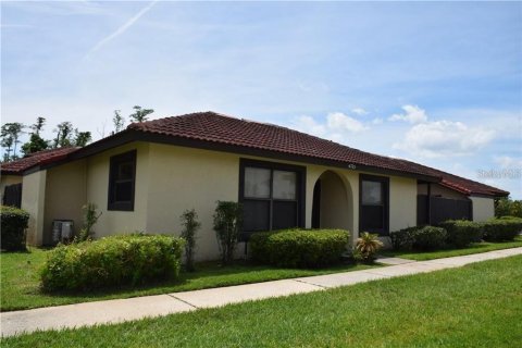House in Kissimmee, Florida 2 bedrooms, 96.43 sq.m. № 2239708 - photo 15