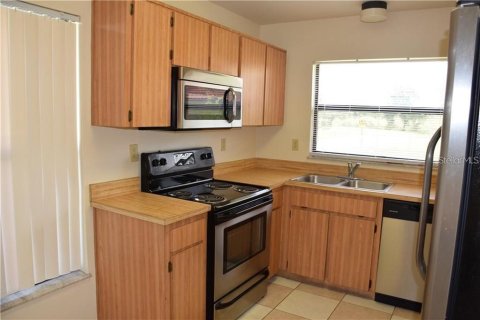 House in Kissimmee, Florida 2 bedrooms, 96.43 sq.m. № 2239708 - photo 3