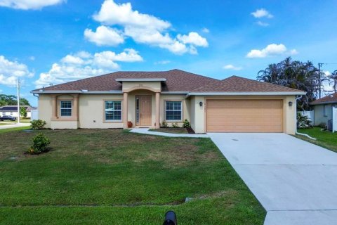 Villa ou maison à Port St. Lucie, Floride 4 chambres, 221.94 m2 № 2178811