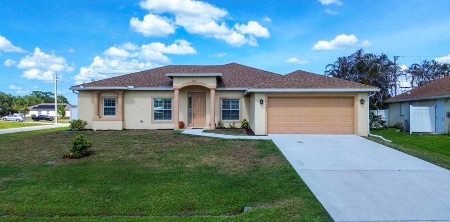 Villa ou maison à Port St. Lucie, Floride 4 chambres, 221.94 m2 № 2178811