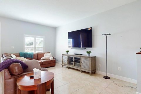 Villa ou maison à vendre à Port St. Lucie, Floride: 4 chambres, 221.94 m2 № 2178811 - photo 8