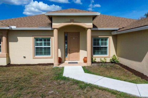Villa ou maison à vendre à Port St. Lucie, Floride: 4 chambres, 221.94 m2 № 2178811 - photo 4
