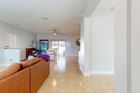 Villa ou maison à vendre à Port St. Lucie, Floride: 4 chambres, 221.94 m2 № 2178811 - photo 6