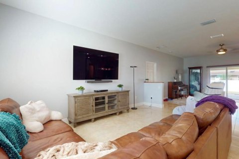 Villa ou maison à vendre à Port St. Lucie, Floride: 4 chambres, 221.94 m2 № 2178811 - photo 7