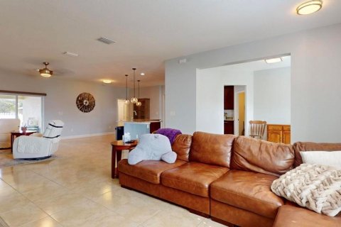 Villa ou maison à vendre à Port St. Lucie, Floride: 4 chambres, 221.94 m2 № 2178811 - photo 10