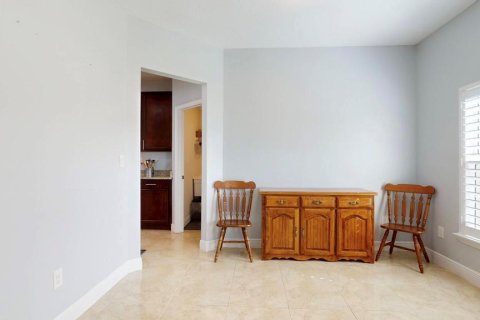 Villa ou maison à vendre à Port St. Lucie, Floride: 4 chambres, 221.94 m2 № 2178811 - photo 13