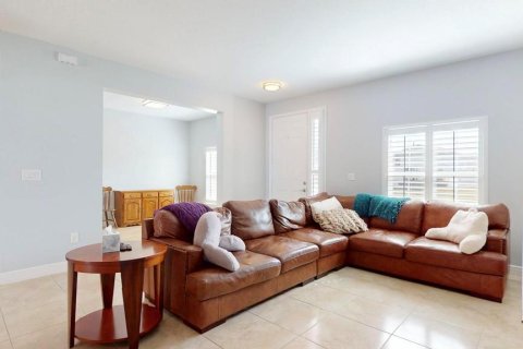 Villa ou maison à vendre à Port St. Lucie, Floride: 4 chambres, 221.94 m2 № 2178811 - photo 9