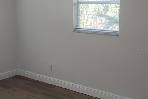 House in Tampa, Florida 3 bedrooms, 131.27 sq.m. № 2220499 - photo 7